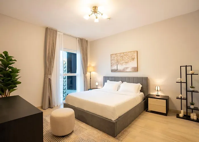 Ferrari World & Seaworld - Luxe 2Bhk Canal View