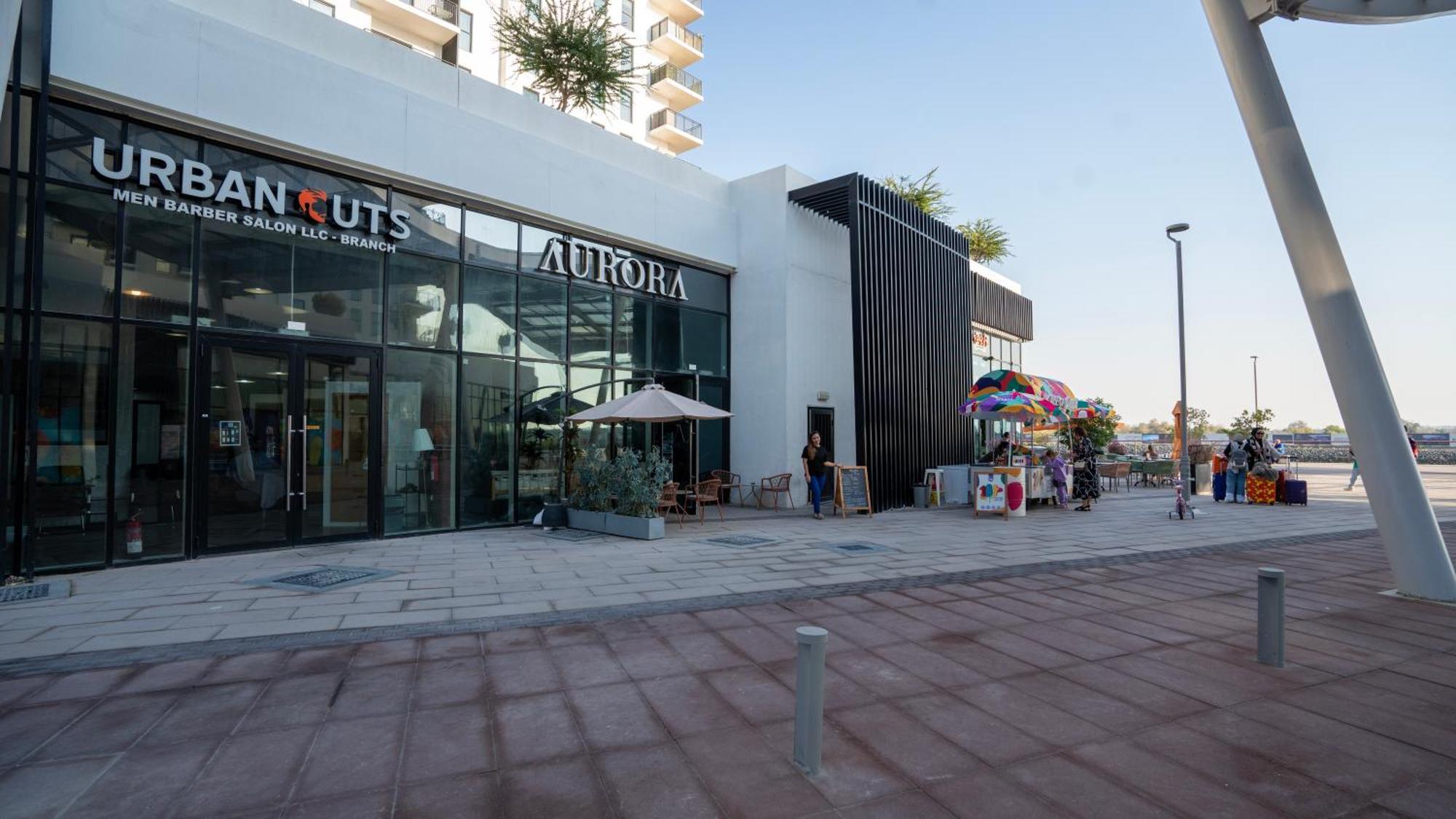 Ferrari World & Seaworld - Luxe 2bhk Canal View *
